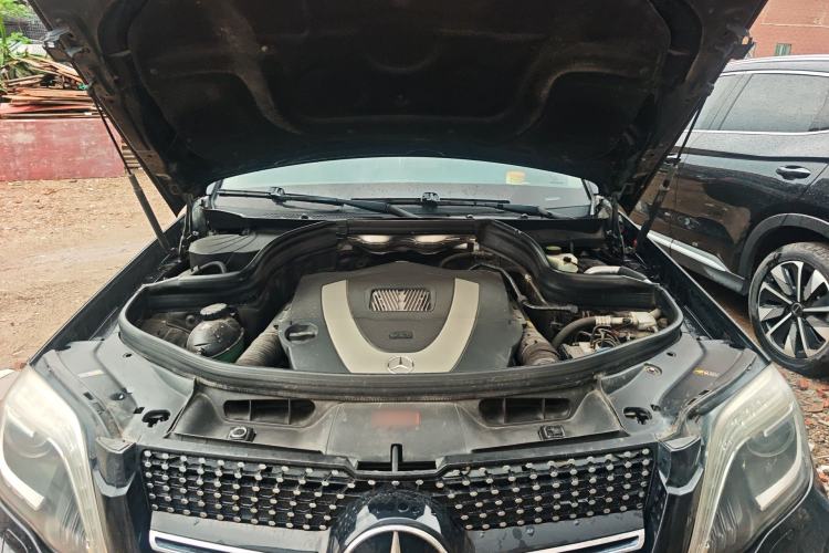 Used Mercedes-Benz GLK-Class 2013 GLK 300 4MATIC Fashion Model Engine Bay
