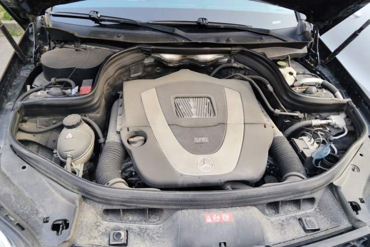 Used Mercedes-Benz GLK-Class 2013 GLK 300 4MATIC Fashion Model Engine Bay