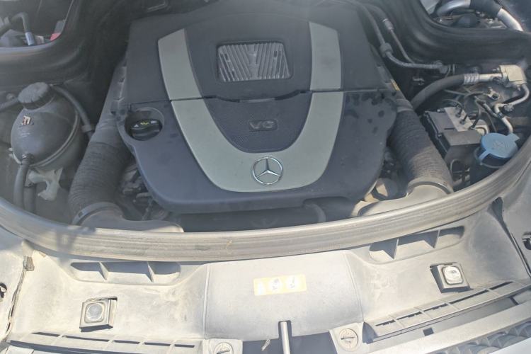 Used Mercedes-Benz GLK-Class 2013 GLK 300 4MATIC Luxury Model Engine Bay