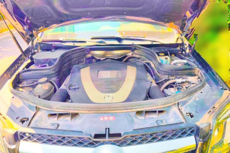 Used Mercedes-Benz GLK-Class 2013 GLK 300 4MATIC Dynamic Sunroof Model Engine Bay