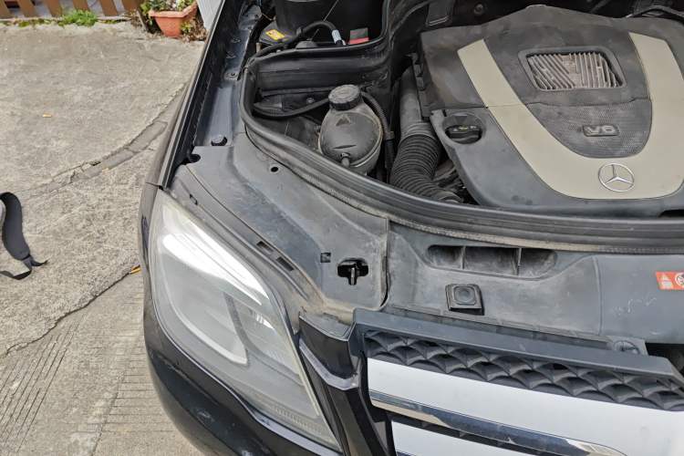Used Mercedes-Benz GLK-Class 2013 GLK 300 4MATIC Dynamic Sunroof Model Engine Bay Right