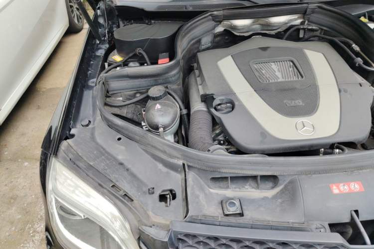 Used Mercedes-Benz GLK-Class 2013 GLK 300 4MATIC Fashion Model Engine Bay Right
