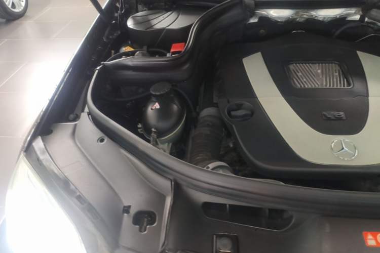 Used Mercedes-Benz GLK-Class 2013 GLK 300 4MATIC Dynamic Edition Engine Bay Right