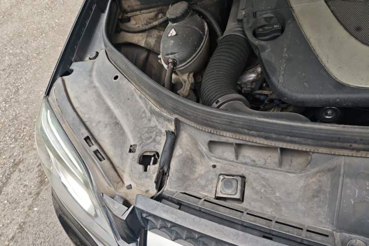 Used Mercedes-Benz GLK-Class 2013 GLK 300 4MATIC Dynamic Sunroof Model Engine Bay Right