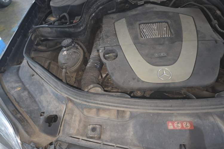 Used Mercedes-Benz GLK-Class 2013 Facelift GLK 300 4MATIC Fashion Edition Engine Bay Right