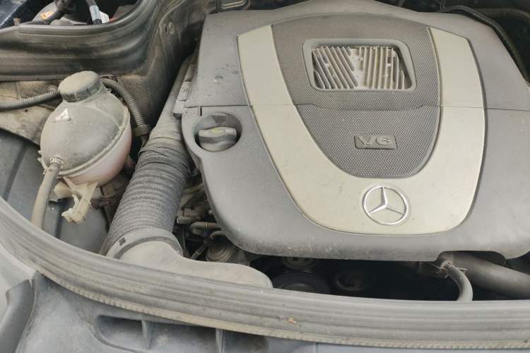 Used Mercedes-Benz GLK-Class 2013 GLK 300 4MATIC Dynamic Sunroof Model Engine Bay Right