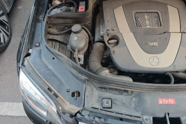 Used Mercedes-Benz GLK-Class 2013 GLK 300 4MATIC Dynamic Sunroof Model Engine Bay Right