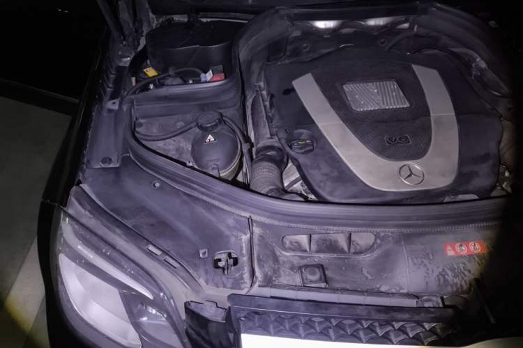 Used Mercedes-Benz GLK-Class 2013 GLK 300 4MATIC Dynamic Sunroof Model Engine Bay Right