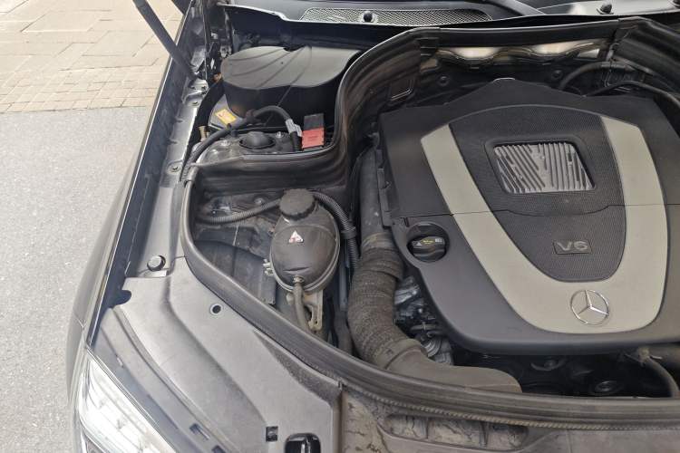 Used Mercedes-Benz GLK-Class 2013 Facelift GLK 300 4MATIC Fashion Edition Engine Bay Right