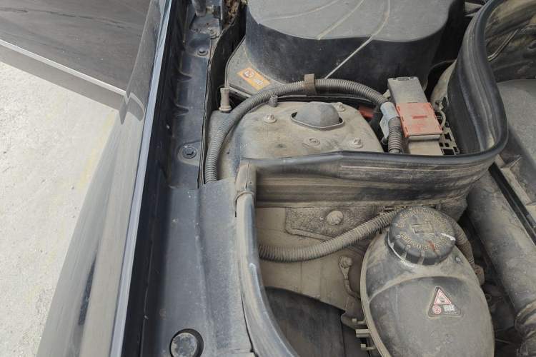 Used Mercedes-Benz GLK-Class 2013 GLK 300 4MATIC Dynamic Sunroof Model Engine Bay Right