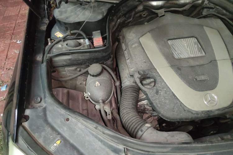Used Mercedes-Benz GLK-Class 2013 Facelift GLK 300 4MATIC Fashion Edition Engine Bay Right