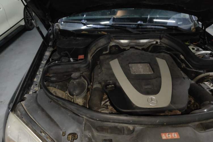 Used Mercedes-Benz GLK-Class 2013 GLK 300 4MATIC Luxury Model Engine Bay Right