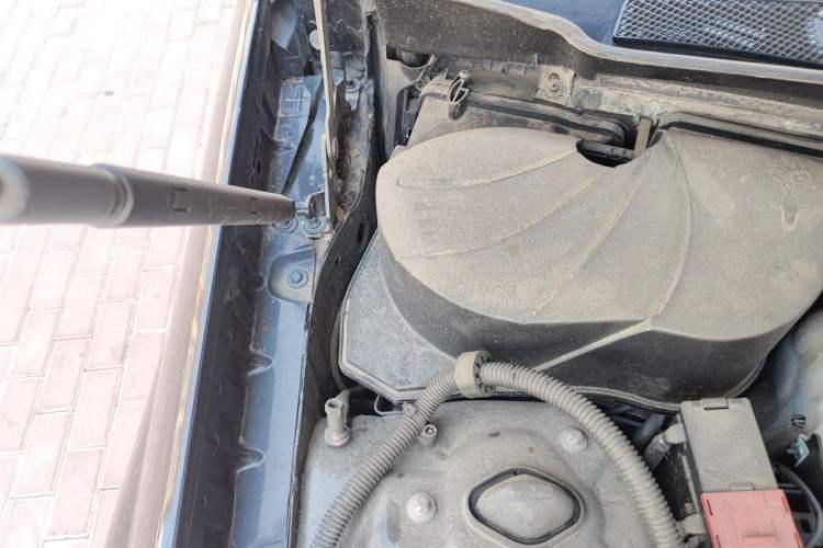 Used Mercedes-Benz GLK-Class 2013 GLK 300 4MATIC Fashion Model Engine Bay Right