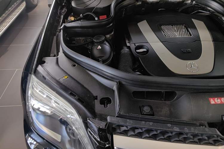 Used Mercedes-Benz GLK-Class 2013 GLK 300 4MATIC Dynamic Sunroof Model Engine Bay Right