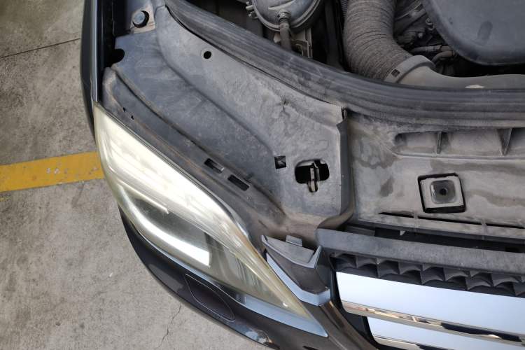 Used Mercedes-Benz GLK-Class 2013 GLK 300 4MATIC Luxury Model Engine Bay Right