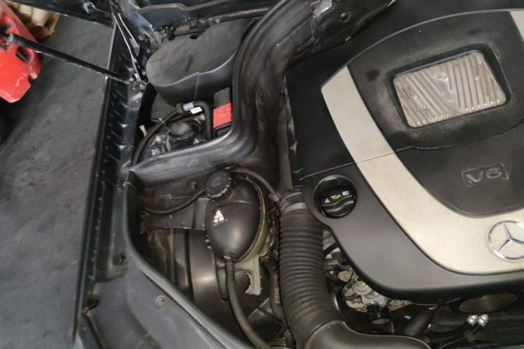 Used Mercedes-Benz GLK-Class 2013 GLK 300 4MATIC Dynamic Edition Engine Bay Right