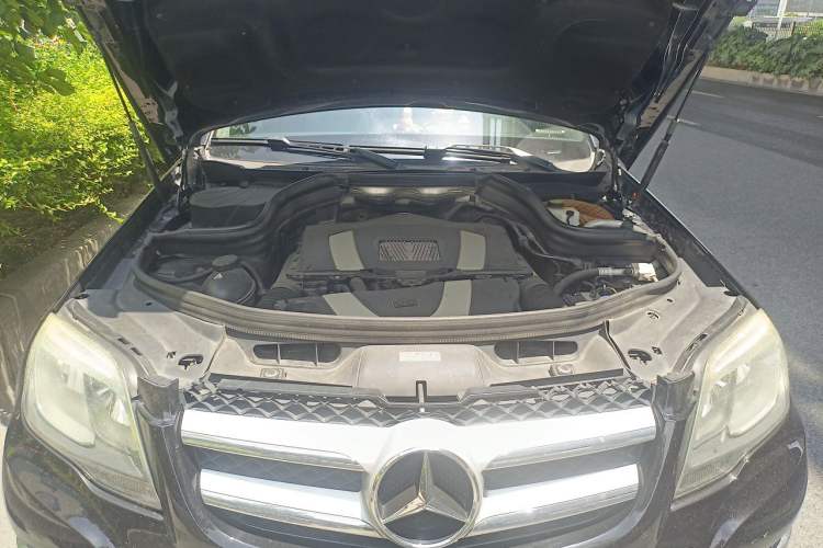 Used Mercedes-Benz GLK-Class 2013 GLK 300 4MATIC Dynamic Sunroof Model Engine Bay