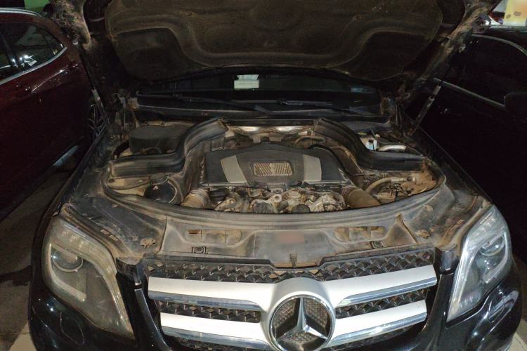 Used Mercedes-Benz GLK-Class 2013 GLK 300 4MATIC Luxury Model Engine Bay