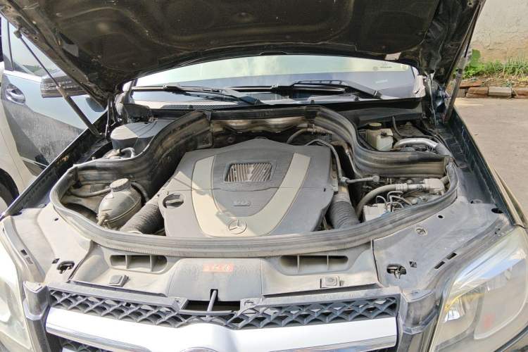 Used Mercedes-Benz GLK-Class 2013 GLK 300 4MATIC Dynamic Sunroof Model Engine Bay