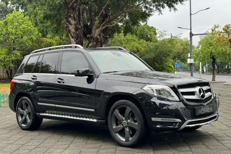 Used Mercedes-Benz GLK-Class 2013 GLK 300 4MATIC Luxury Model Exterior 2