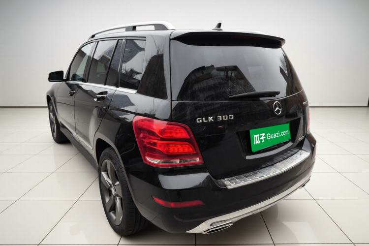 Used Mercedes-Benz GLK-Class 2013 GLK 300 4MATIC Dynamic Sunroof Model Exterior 3