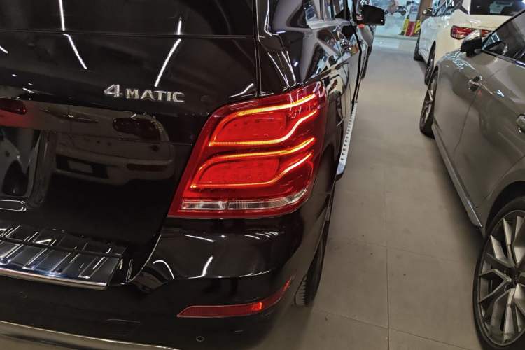 Used Mercedes-Benz GLK-Class 2013 GLK 300 4MATIC Dynamic Sunroof Model Exterior 6
