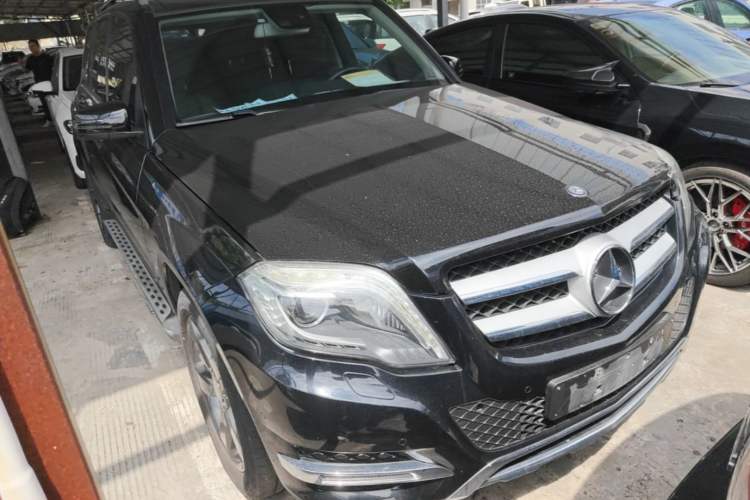 Used Mercedes-Benz GLK-Class 2013 GLK 300 4MATIC Luxury Model Front Right 45 Deg