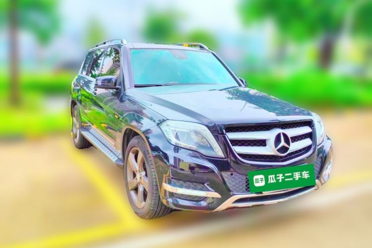 Used Mercedes-Benz GLK-Class 2013 GLK 300 4MATIC Luxury Model Front Right 45 Deg