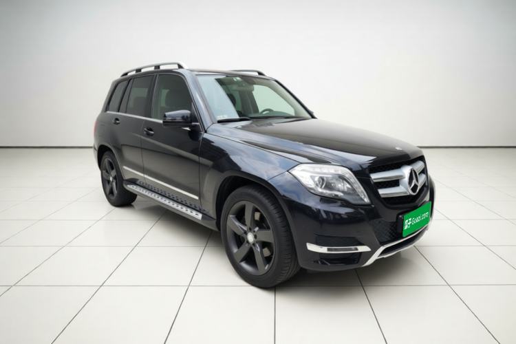 Used Mercedes-Benz GLK-Class 2013 GLK 300 4MATIC Dynamic Sunroof Model Front Right 45 Deg
