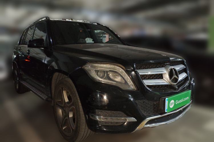Used Mercedes-Benz GLK-Class 2013 GLK 300 4MATIC Luxury Model Front Right 45 Deg