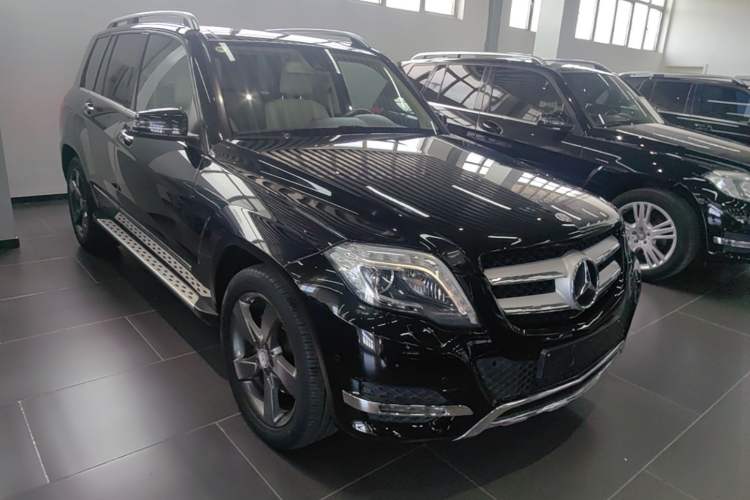 Used Mercedes-Benz GLK-Class 2013 GLK 300 4MATIC Dynamic Sunroof Model Front Right 45 Deg