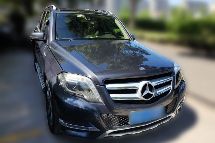 Used Mercedes-Benz GLK-Class 2013 GLK 300 4MATIC Luxury Model Front Right 45 Deg
