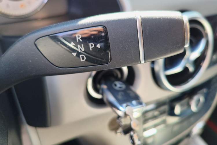 Used Mercedes-Benz GLK-Class 2013 GLK 300 4MATIC Dynamic Sunroof Model Gear Lever