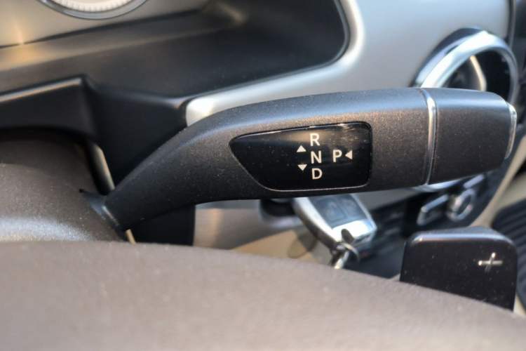 Used Mercedes-Benz GLK-Class 2013 GLK 300 4MATIC Dynamic Sunroof Model Gear Lever