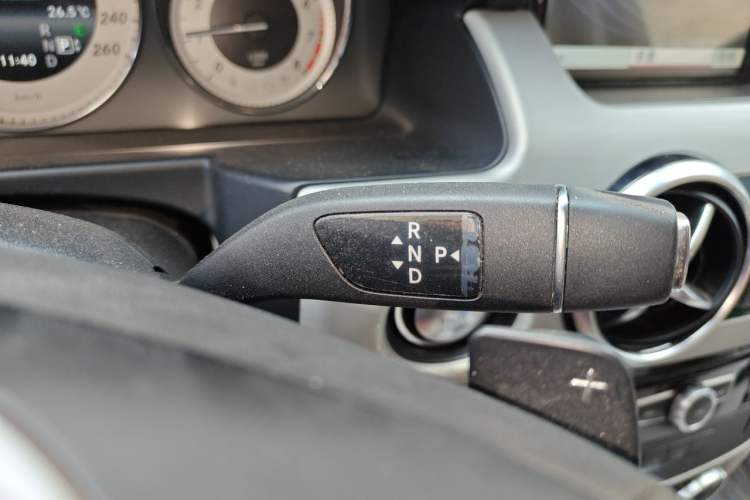Used Mercedes-Benz GLK-Class 2013 Facelift GLK 300 4MATIC Fashion Edition Gear Lever