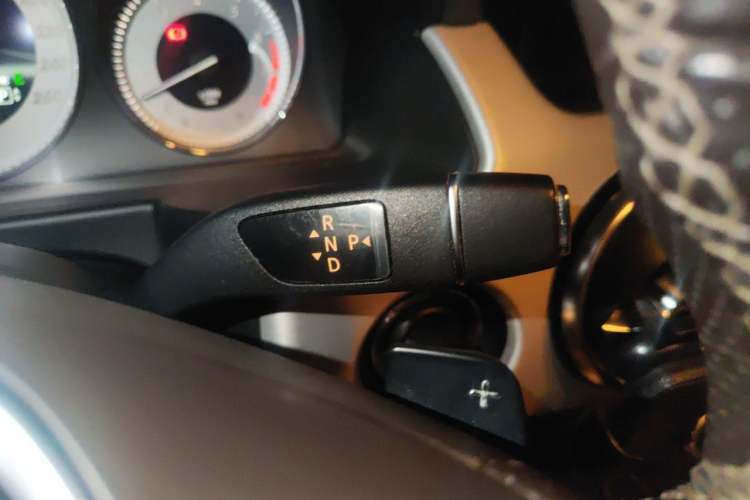 Used Mercedes-Benz GLK-Class 2013 GLK 300 4MATIC Fashion Model Gear Lever
