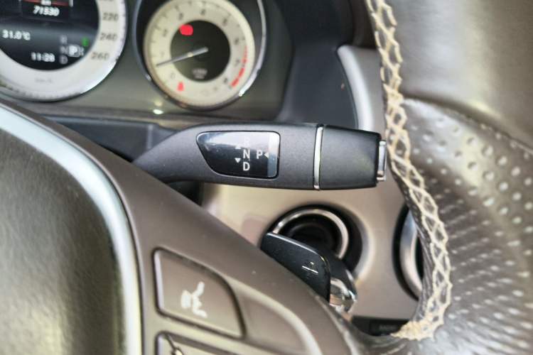 Used Mercedes-Benz GLK-Class 2013 GLK 300 4MATIC Dynamic Sunroof Model Gear Lever