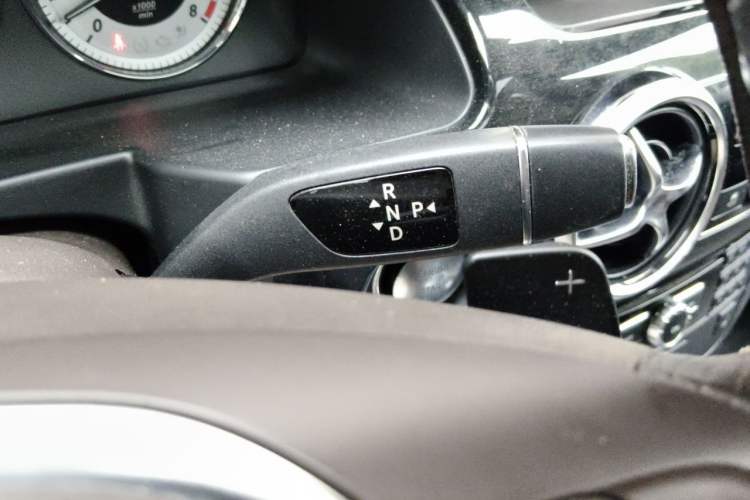 Used Mercedes-Benz GLK-Class 2013 Facelift GLK 300 4MATIC Luxury Edition Gear Lever