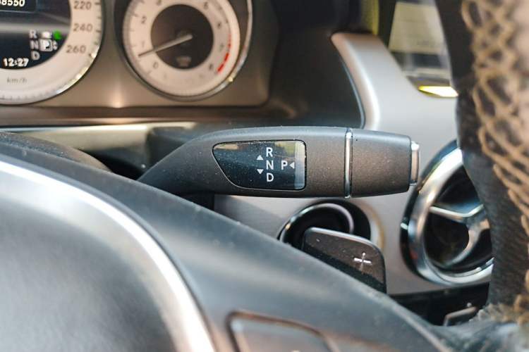 Used Mercedes-Benz GLK-Class 2013 GLK 300 4MATIC Dynamic Edition Gear Lever
