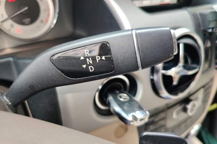 Used Mercedes-Benz GLK-Class 2013 GLK 300 4MATIC Fashion Model Gear Lever