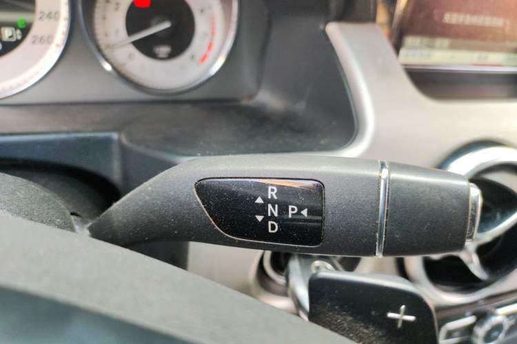 Used Mercedes-Benz GLK-Class 2013 GLK 300 4MATIC Dynamic Sunroof Model Gear Lever