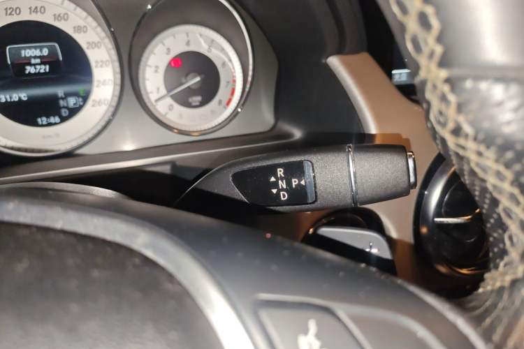 Used Mercedes-Benz GLK-Class 2013 GLK 300 4MATIC Dynamic Edition Gear Lever