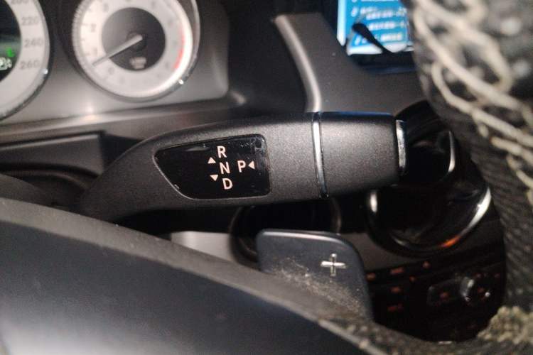 Used Mercedes-Benz GLK-Class 2013 GLK 300 4MATIC Dynamic Sunroof Model Gear Lever