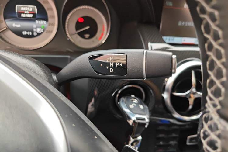Used Mercedes-Benz GLK-Class 2013 GLK 300 4MATIC Dynamic Sunroof Model Gear Lever