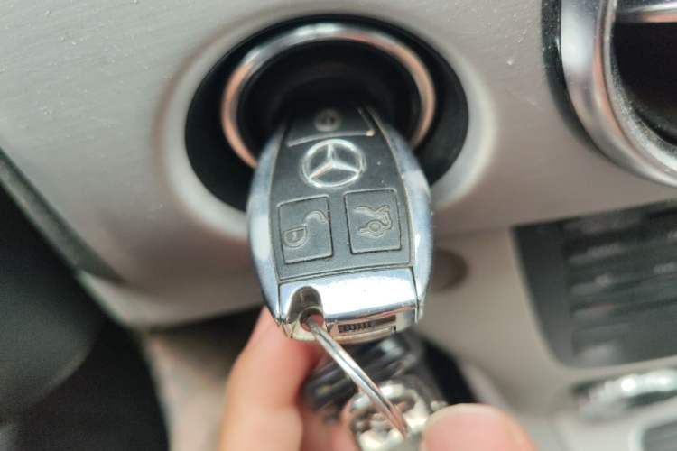 Used Mercedes-Benz GLK-Class 2013 GLK 300 4MATIC Dynamic Sunroof Model Gear Lever