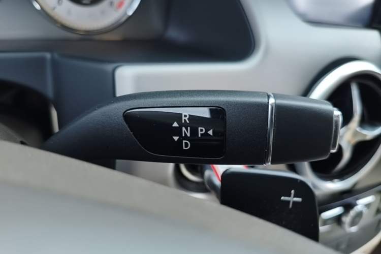 Used Mercedes-Benz GLK-Class 2013 GLK 300 4MATIC Dynamic Sunroof Model Gear Lever