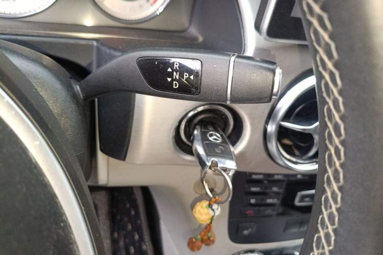 Used Mercedes-Benz GLK-Class 2013 GLK 300 4MATIC Dynamic Edition Gear Lever