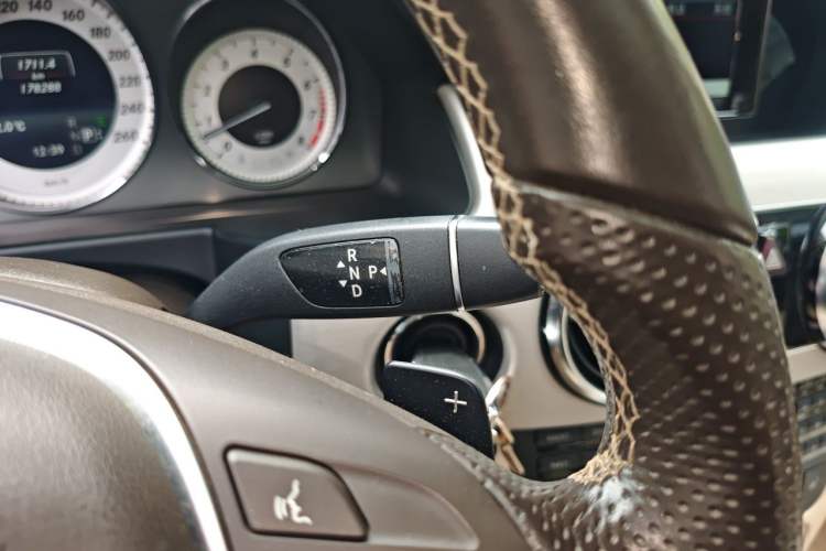 Used Mercedes-Benz GLK-Class 2013 GLK 300 4MATIC Dynamic Sunroof Model Gear Lever