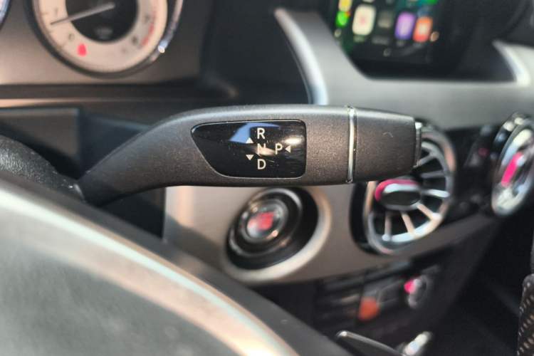 Used Mercedes-Benz GLK-Class 2013 Facelift GLK 300 4MATIC Fashion Edition Gear Lever