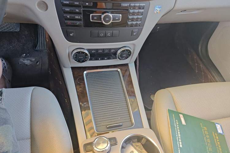 Used Mercedes-Benz GLK-Class 2013 GLK 300 4MATIC Dynamic Edition Gear Lever